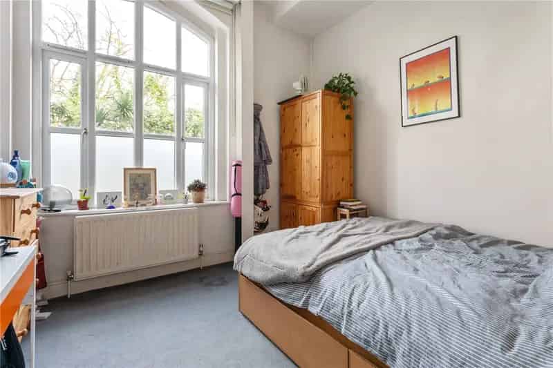 3 Bedroom Flat Apartment in London 1860 sqft