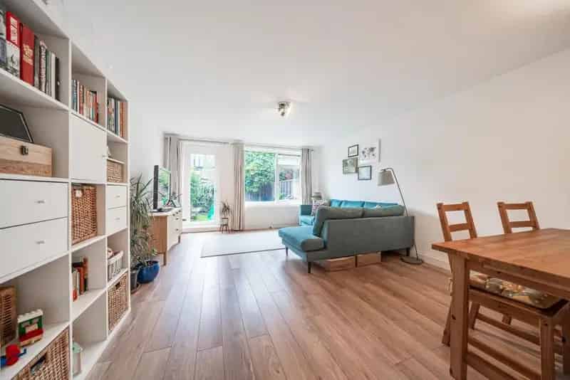 2 Double Bedroom Freehold House Near Southfields Tube
