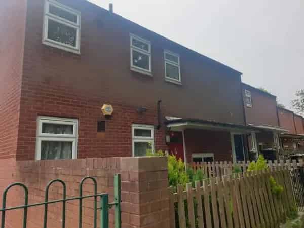 2 Bedroom Ground Floor Flat with Garden