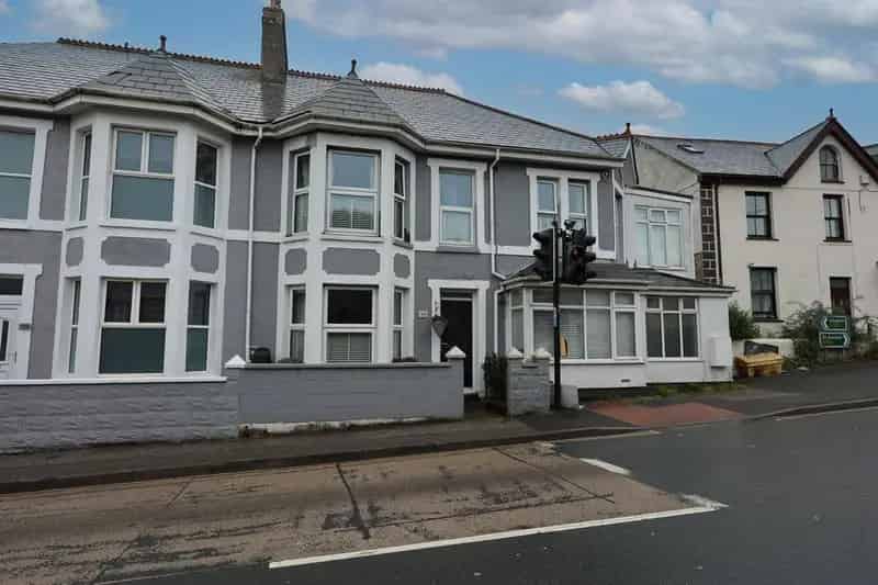 4 Bedroom Victorian Terraced House for Sale