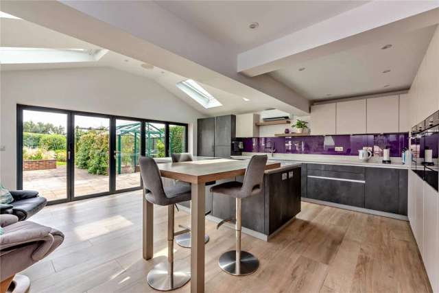 House For Sale in Basingstoke and Deane, England