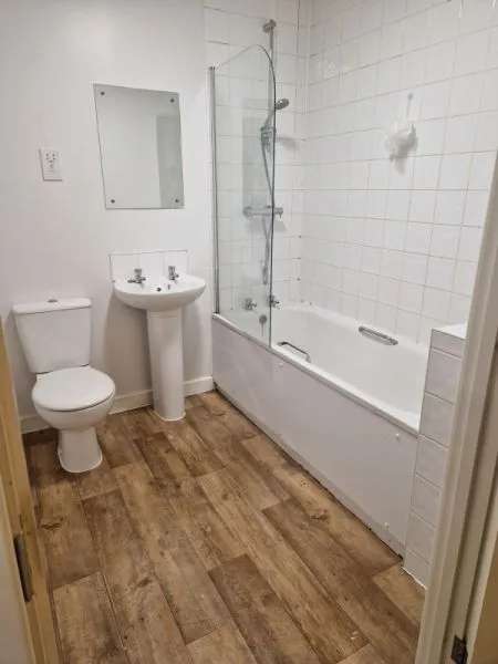 Flat For Rent in Eastleigh, England