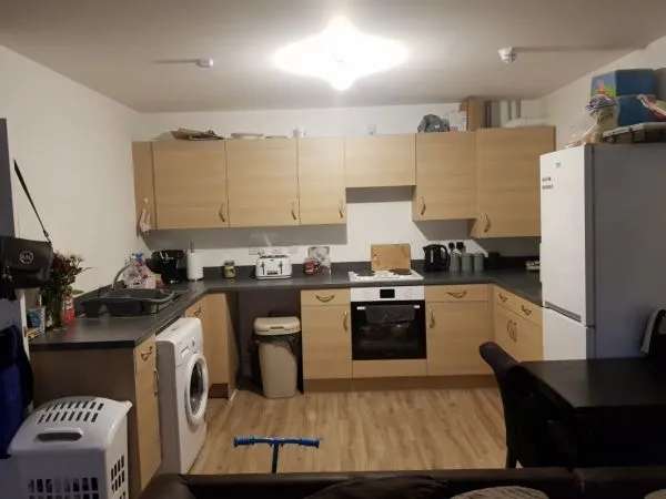 Flat For Rent in Test Valley, England