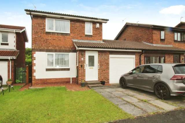 3 Bedroom Link Detached Family Home in Hebburn