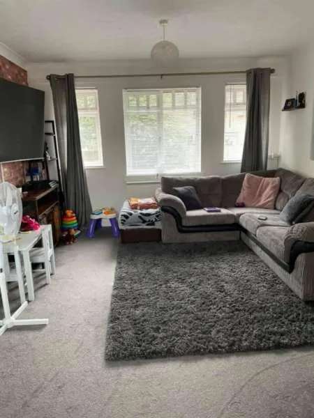 Flat For Rent in Basingstoke and Deane, England