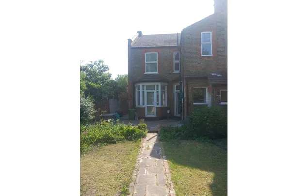 Rent 3 bedroom house in London