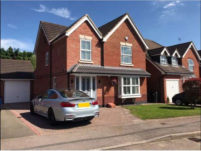 4 bedroom detached house for sale