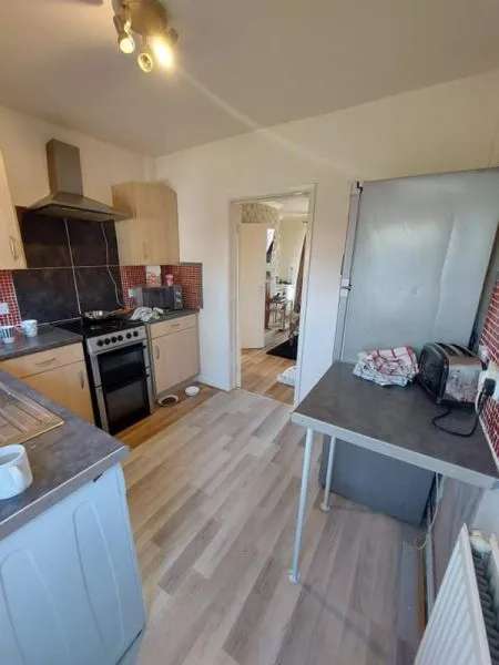 Bungalow For Rent in Rotherham, England