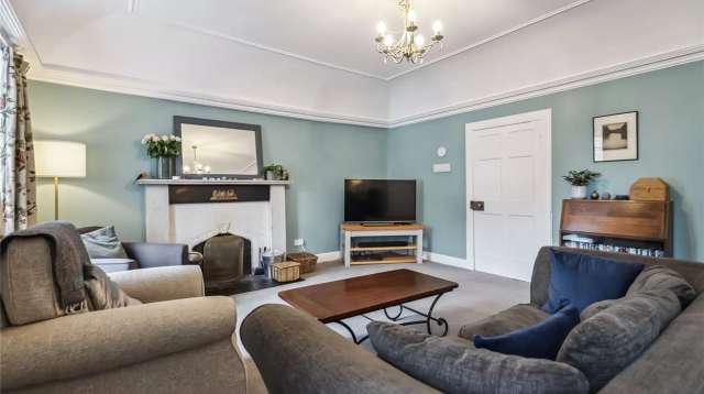 House For Sale in Horsham, England