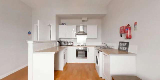 4 bedroom flat to rent