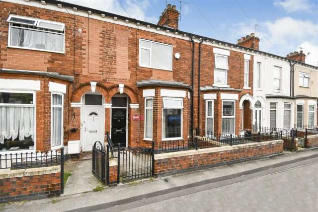 3 bedroom terraced house for sale