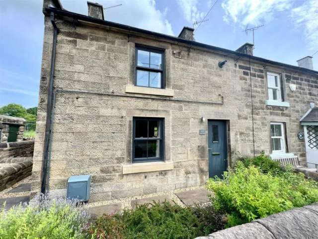 Fully Furnished Two-Bedroom Cottage in Starkholmes, Matlock