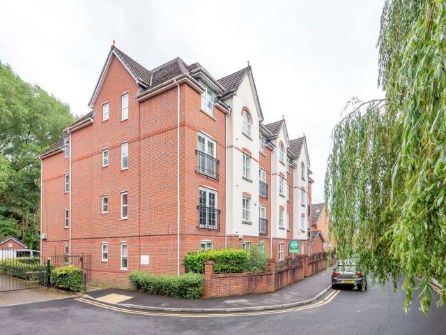 Flat For Sale in Manchester, England