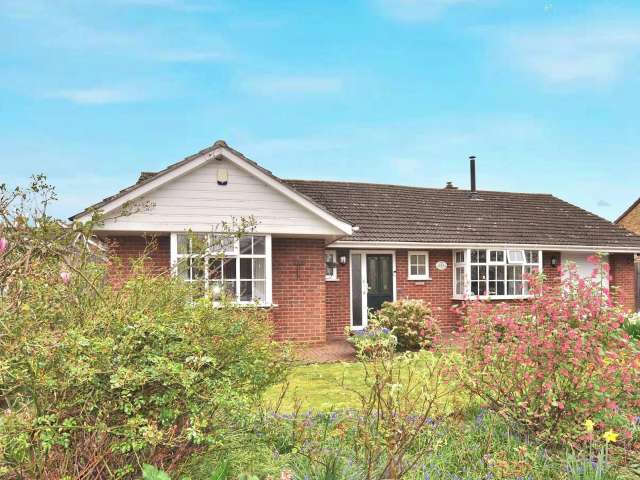 Bungalow For Sale in North Hertfordshire, England