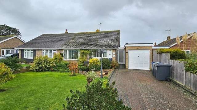 2 bedroom semi-detached bungalow for sale