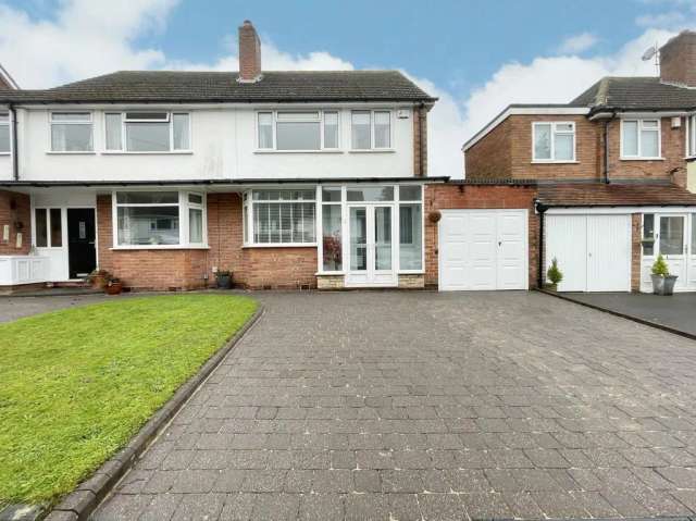 3 bedroom semi-detached house for sale