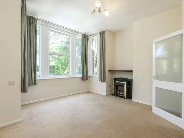 Flat For Sale in Gloucester, England