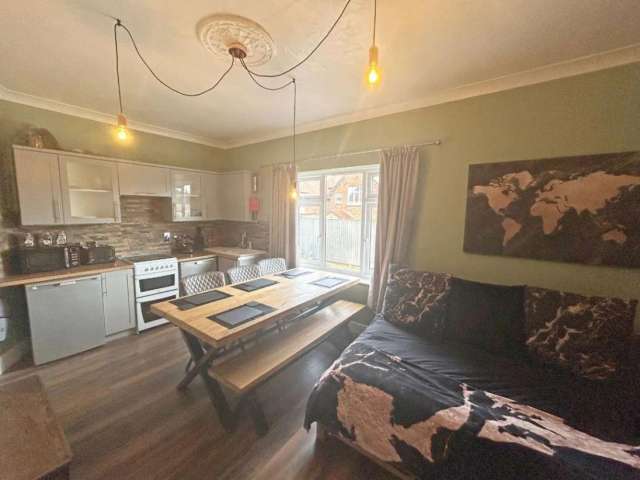 Beautifully Presented 4 Bedroom Detached House with 1 Bedroom Apartment Skegness