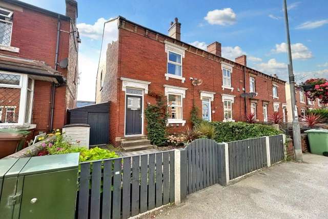 House For Sale in Wakefield, England