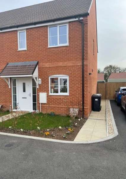 House For Rent in Basingstoke and Deane, England