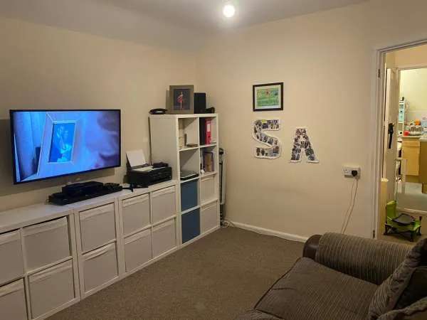 Flat For Rent in Reigate and Banstead, England