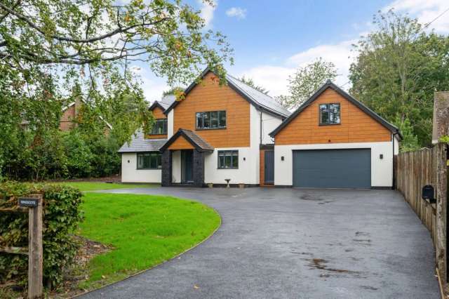 5 Bed Detached House With Contemporary Styling In 0 39 Acre Plot