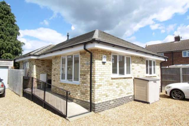 2 Bedroom Detached Modern Bungalow with Luxury Kitchen and Wet Room