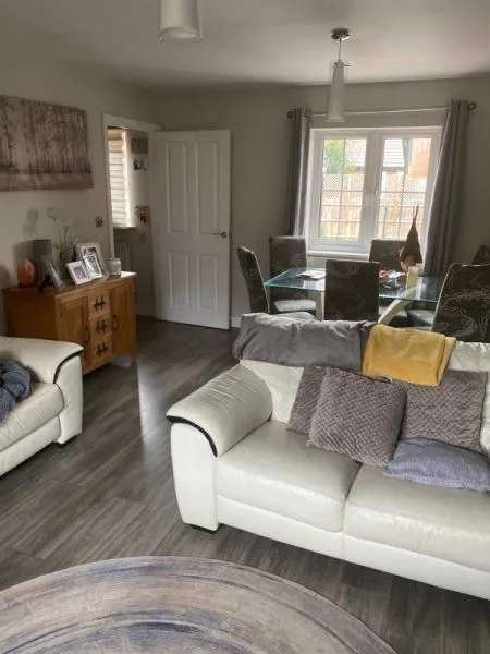 Flat For Rent in Surrey Heath, England