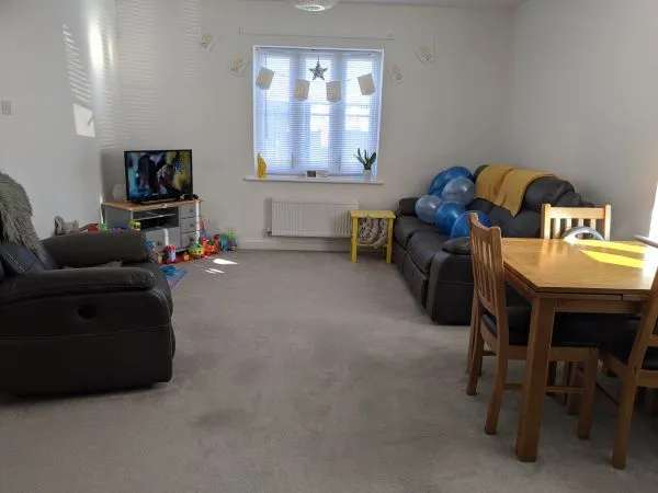 Flat For Rent in Haddenham, England