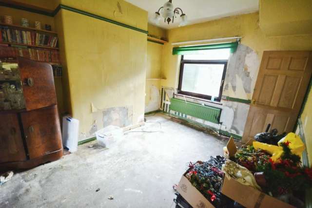 2 bedroom Terraced House
 For Sale