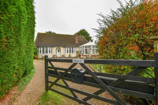 Detached Bungalow for sale with 5 bedrooms, Sleapshyde, Smallford