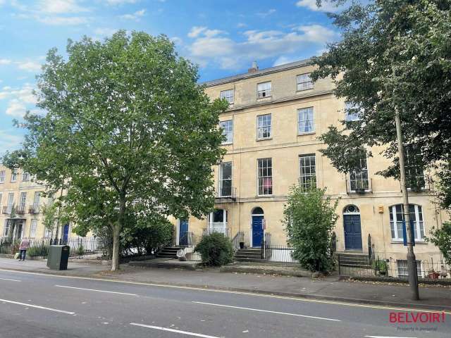 Flat For Sale in Cheltenham, England