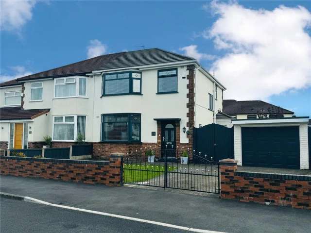 3 bedroom semi-detached house for sale