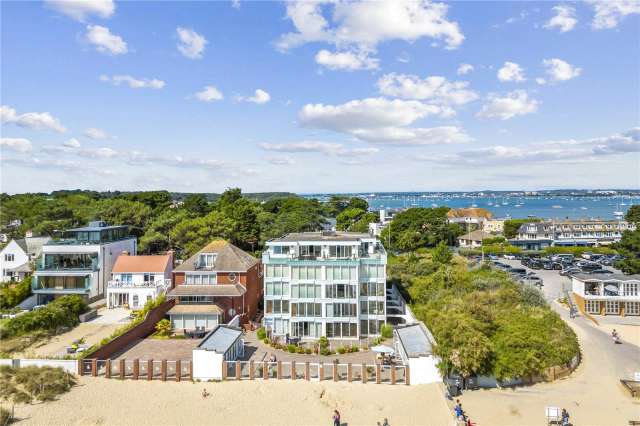 Apartment for sale with 3 bedrooms, Banks Road, Sandbanks