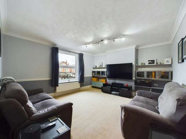 Flat For Sale in Reading, England