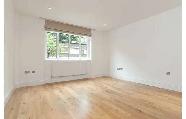 Rent 3 bedroom flat in London