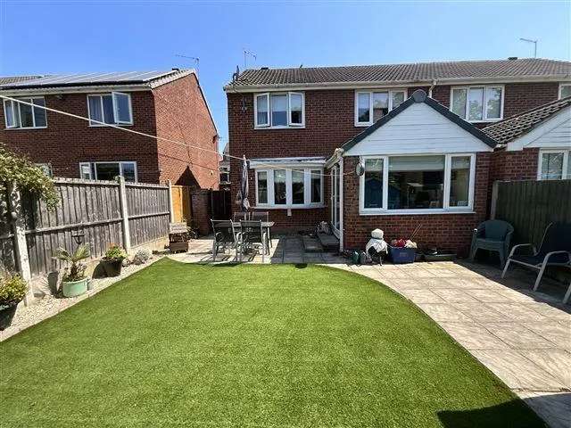 3 bedroom semi-detached house for sale