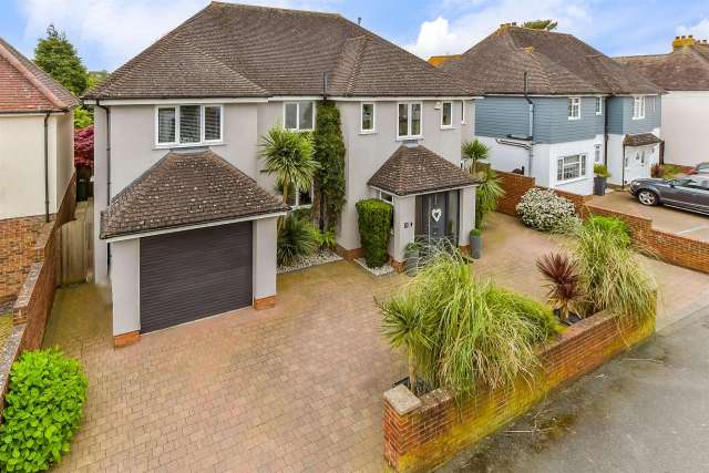 Detached House for sale with 6 bedrooms, Cherry Garden Lane, Folkestone