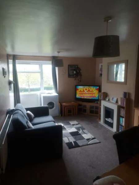 Flat For Rent in Three Rivers, England