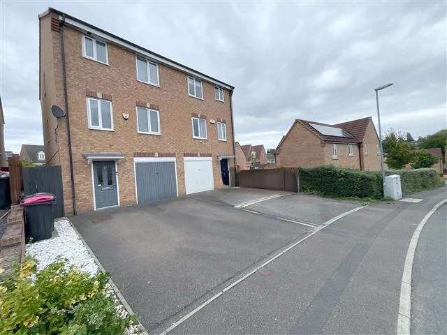 Stunning 4 Bedroom Semi-Detached Home in Swallownest