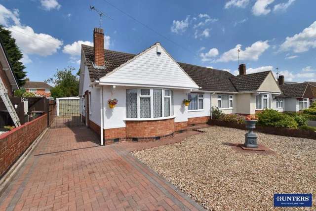 2 bedroom semi-detached bungalow for sale