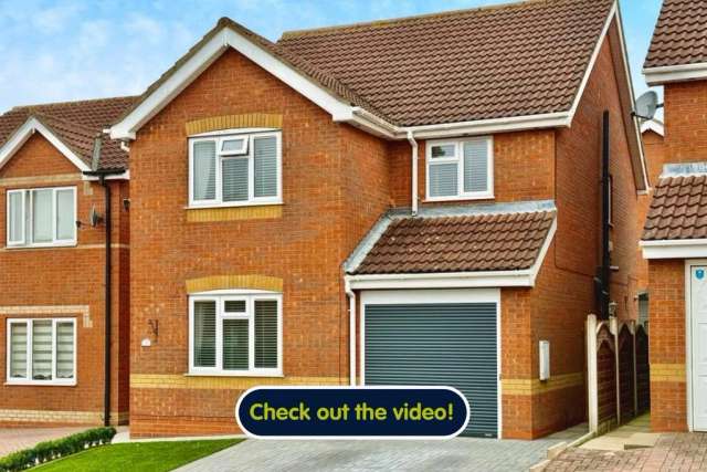 4 bedroom detached house for sale