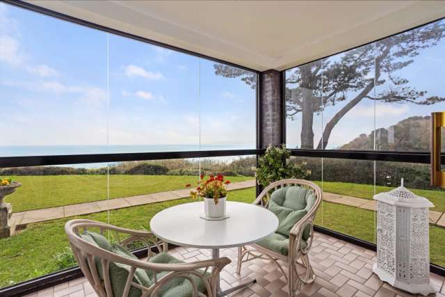 Spacious Beachfront Apartment with Panoramic Sea Views in Branksome