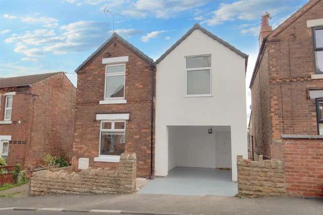 3 bedroom detached house for sale