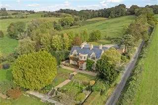 Impressive Country House with Stunning Views - 5 Bedrooms - 1.3 Acres