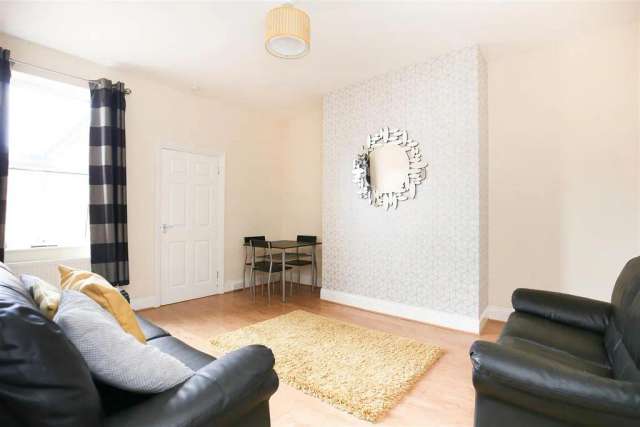 3 bedroom flat to rent