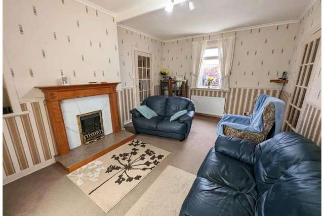 2 Bed Bungalow - Semi-Detached with 2 Reception Rooms