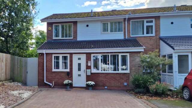 3 bedroom semi-detached house for sale