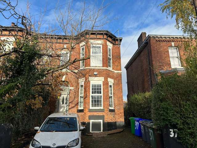 House For Rent in Manchester, England