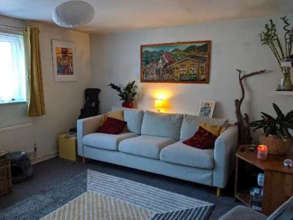 Flat For Rent in Cheltenham, England